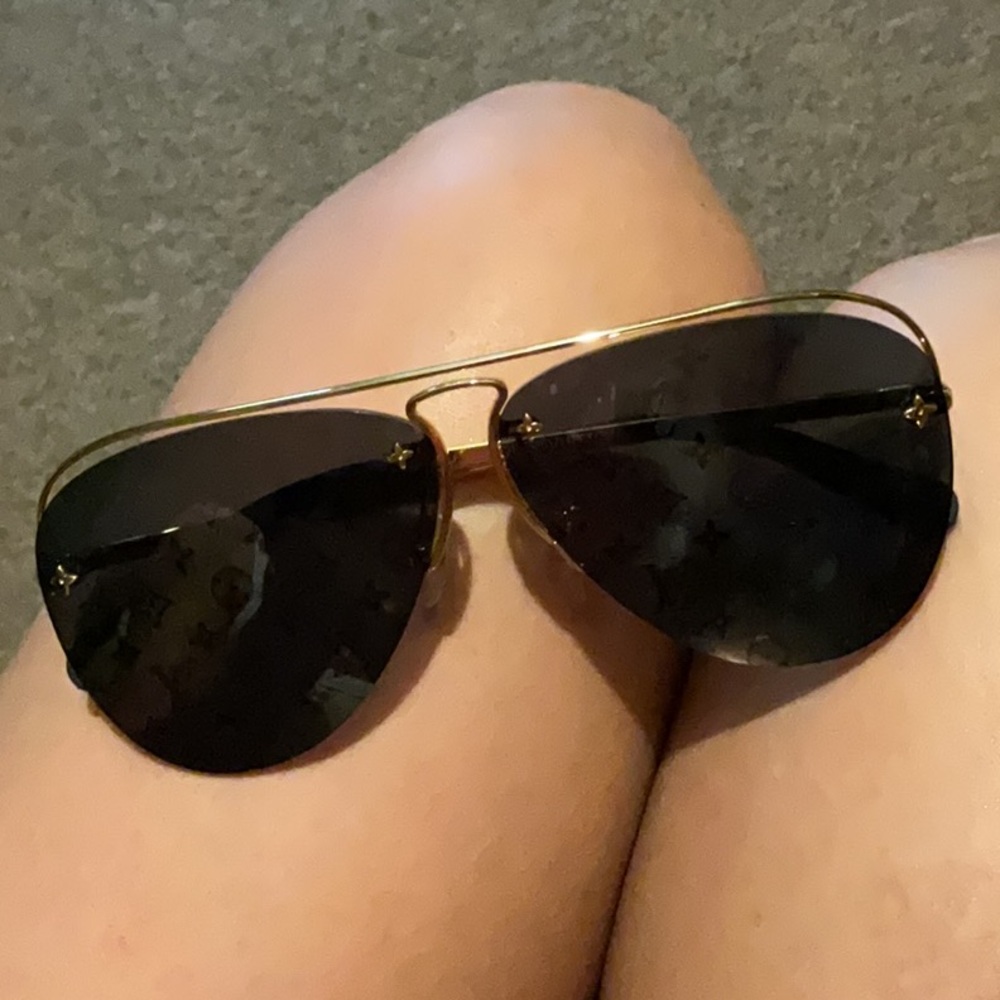 Louis Vuitton the grease sunglasses Gold Black Monogram Aviator Sunglasses - Picture 2 of 5